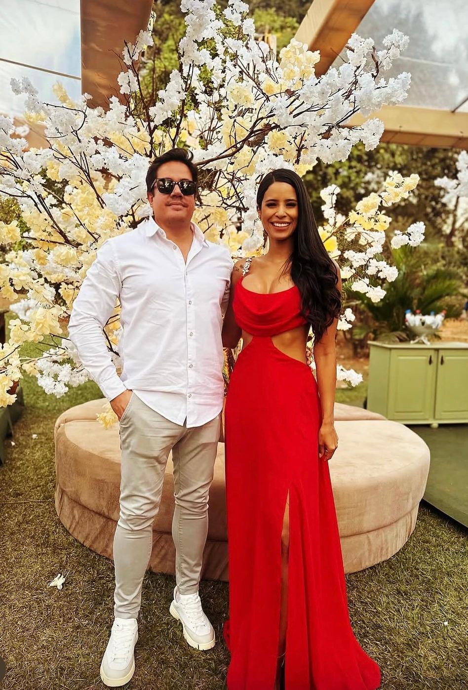 Diego Pereira comemora seu aniversário no dia 30/06. Na foto, ao lado da noiva, Thaís Gomes. Muitas felicidades e uma vida repleta de realizações! (Foto/Divulgação)
