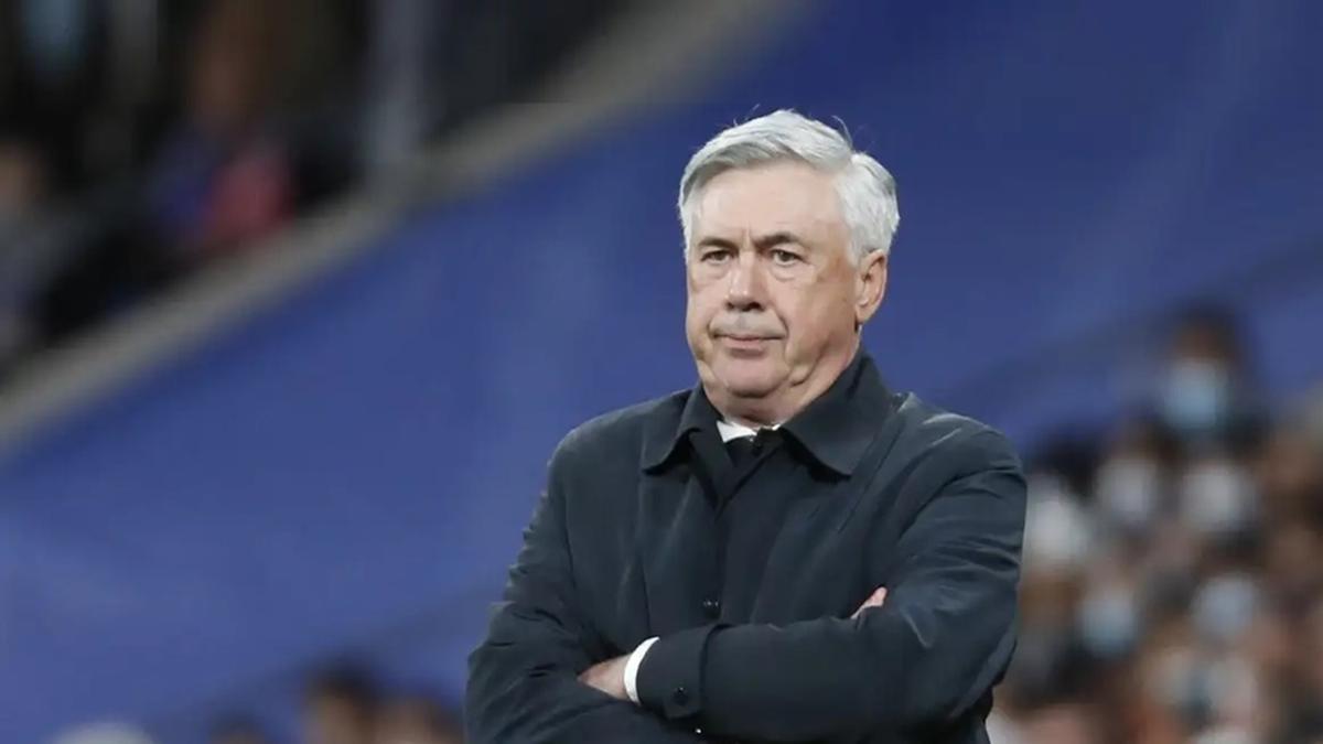 A avaliação de Carlo Ancelotti levou em conta aspectos como alfaiataria, calçados e presença à beira do campo. (Foto/Javier Barbancho – Reuters)