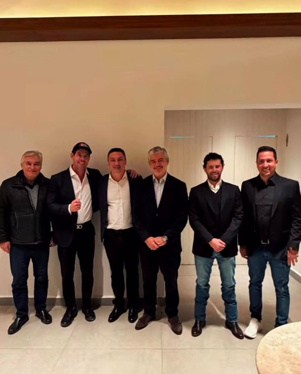 Na foto, Marcos Moreira Costa, Marco Antônio Costa, Tiago Fonseca, Marcos Trojyo, Silvio Neto e Fábio Lacerda (Foto/Reprodução)