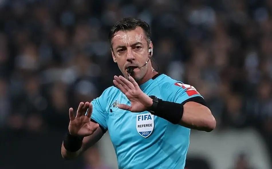 Pierluigi Collina afirmou que a Fifa mantém total confiança no árbitro brasileiro Raphael Claus. (Foto/César Greco – Palmeiras)