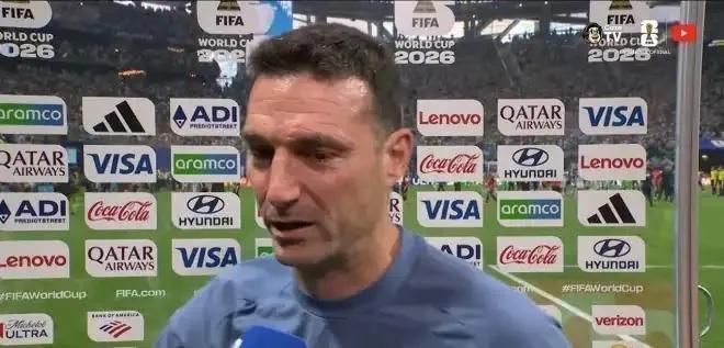 Treinador se emocionou após a vitória de virada que colocou a Argentina nas quartas de final. (Foto/Reprodução CazéTV)