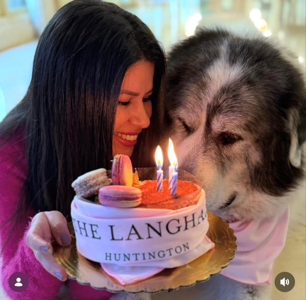 Laura Teixeira comemorou seu aniversário no dia 09/07 na companhia do inseparável Ritchie. Parabéns e muitas felicidades! (Foto/Divulgação)