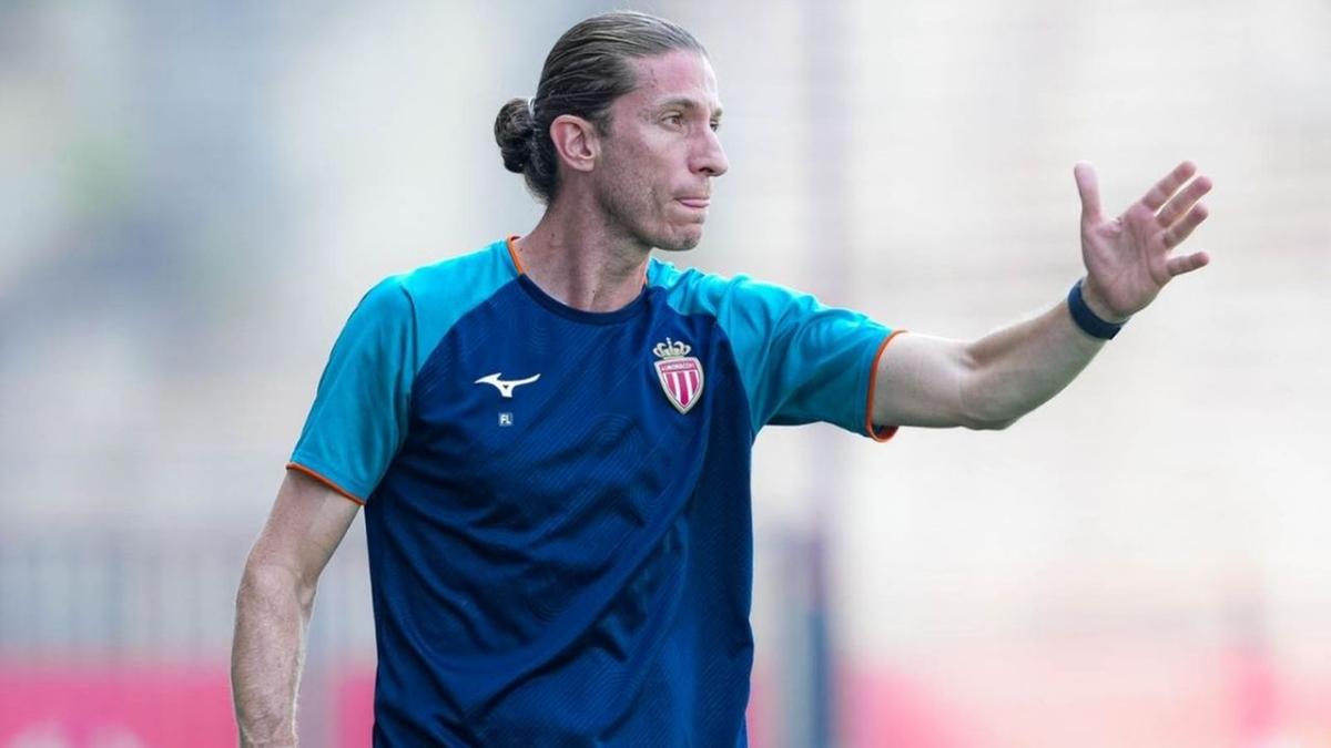 Filipe Luís comandou o Monaco pela primeira vez e viu a equipe vencer o Saint-Priest por 5 a 2 (Foto/Reprodução - AS Monaco)