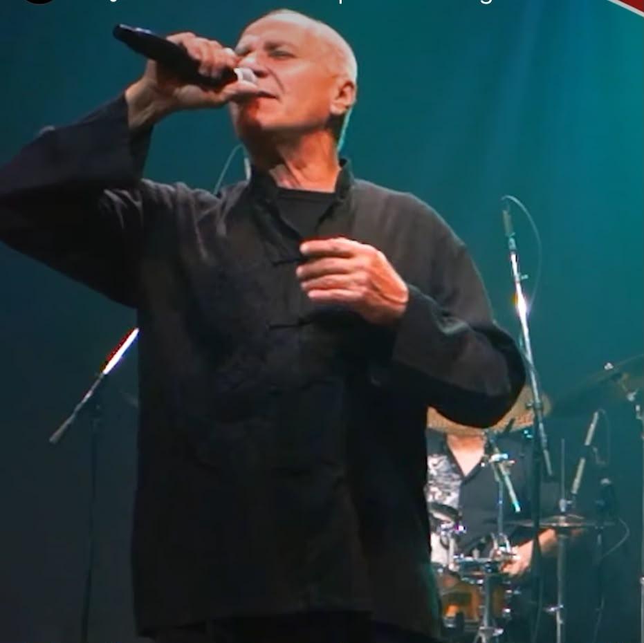 Wagner Rivieri em tributo a Phil Collins 