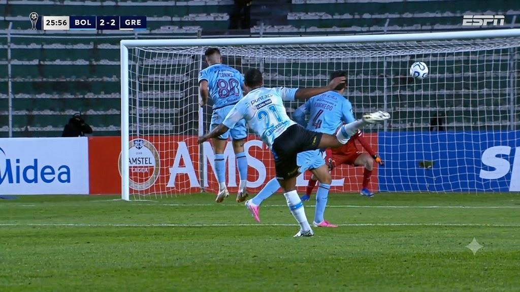 Grêmio reage, mas perde para o Bolívar e terá de buscar classificação na Arena (Foto/Reprodução TV)