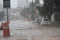 Enchente em Uberaba - Por Jairo Chagas Enchente em Uberaba - Por Jairo Chagas