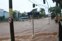 Enchente em Uberaba - Por Jairo Chagas Enchente em Uberaba - Por Jairo Chagas