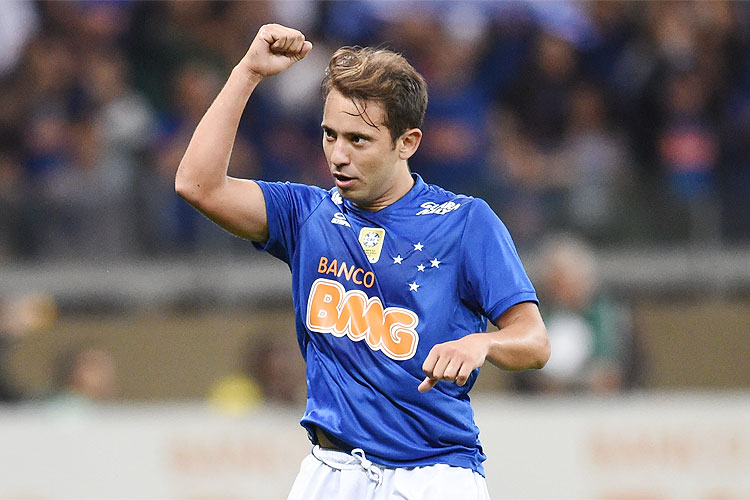 Al Ahli Oferece Salario Milionario E Tira Everton Ribeiro Do Cruzeiro Jornal Da Manha 49 Anos