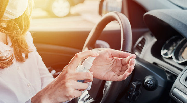 Seguro Deixar O Alcool Gel Para As Mos No Carro Em Um Dia Quente