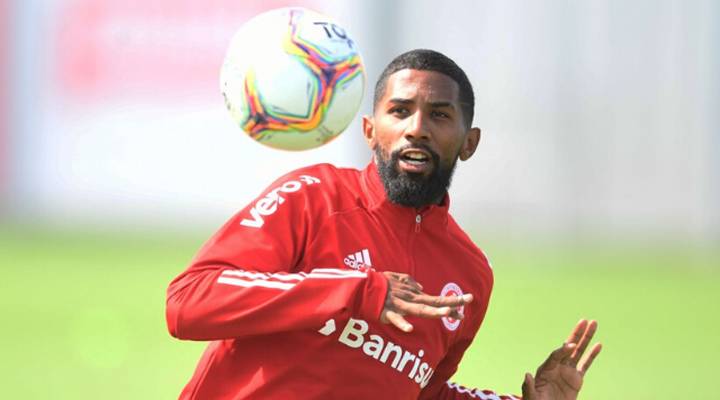 Inter Recebe Doacao De R 1 Milhao Para Pagar Multa E Ter Rodinei Contra O Flamengo Jornal Da Manha 48 Anos