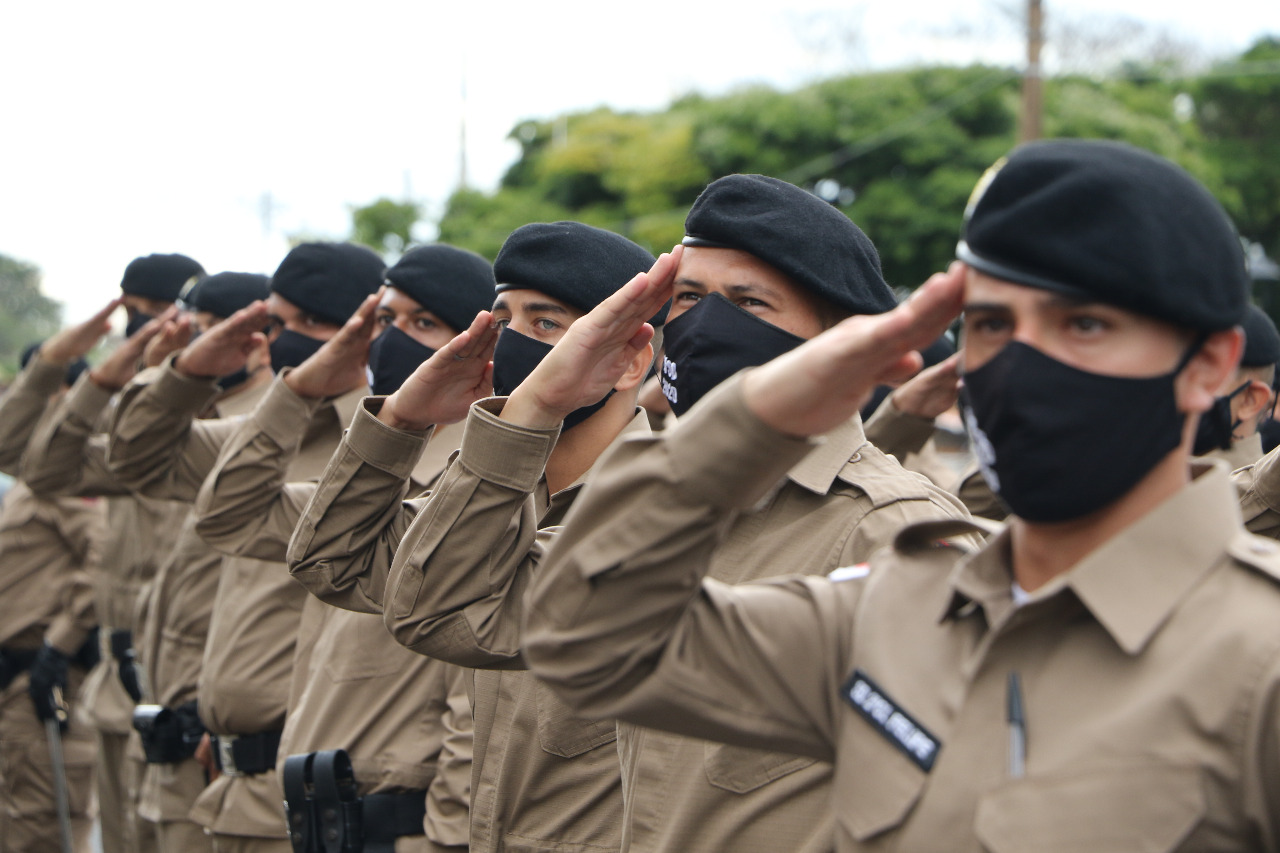vamos a hacerlo sombrero Cooperación Soldados da turma de 2020 recebem Boinas em cerimônia da Polícia Militar