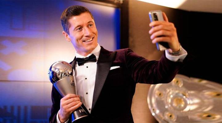 Robert Lewandowski é eleito melhor jogador do mundo pela Fifa