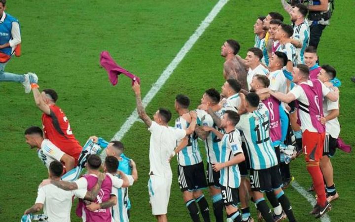 Messi marca no milésimo jogo e Argentina está nas quartas da Copa do Mundo